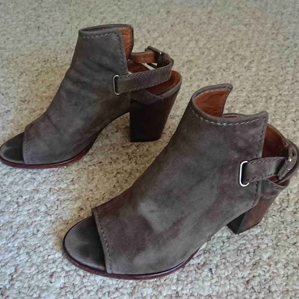 FRYE Dani Shield Sling Peep Toe Khaki Suede heels size 8.5